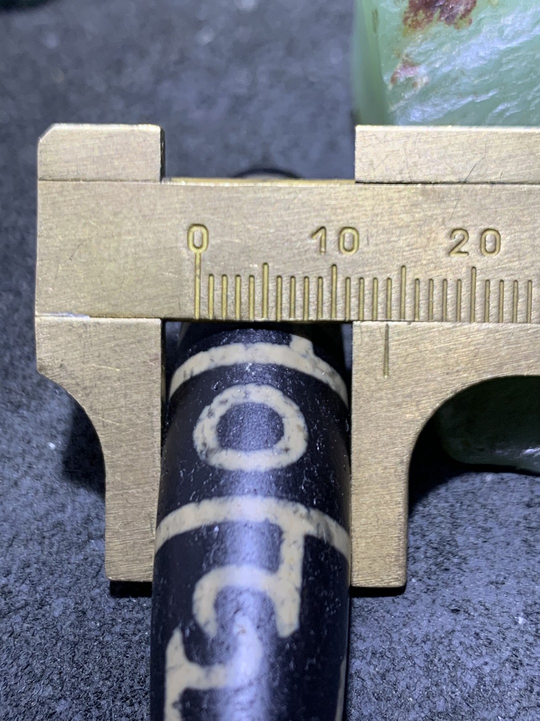 仅此一颗，精品三眼莲师法器玛瑙天珠一颗，