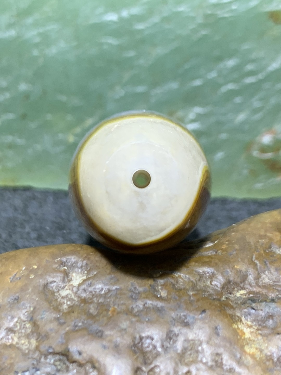 天然精美大井料九眼页岩天珠一个