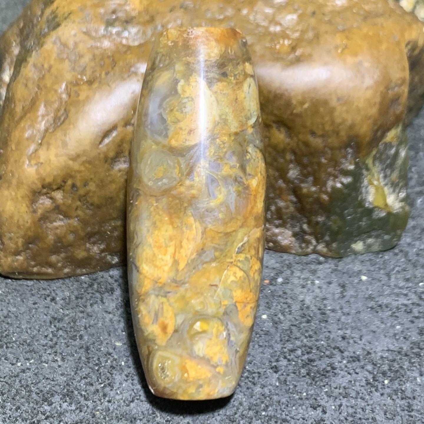 精美法螺石随形天珠一颗！