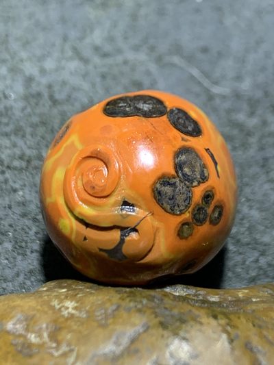 精美天眼纹战国红玛瑙手工雕刻小老鼠吊坠一个， 精美天眼纹战国红玛瑙手工雕刻小老鼠吊坠一个，