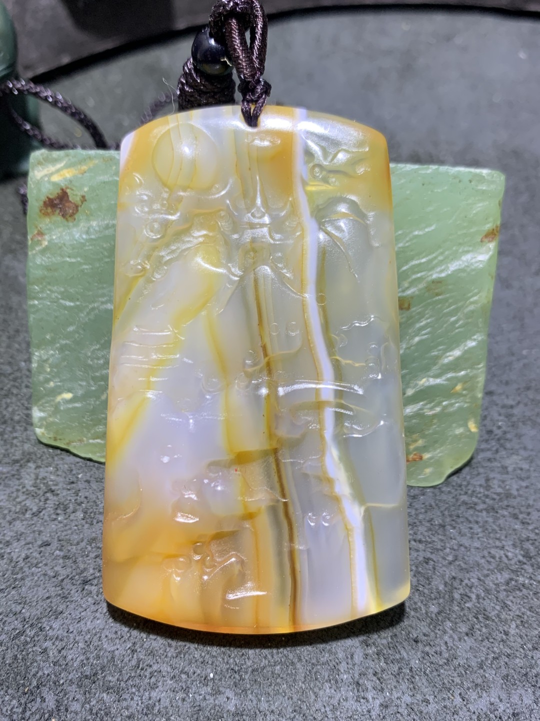 放福利！！精美天然缠丝玛瑙雕刻山水牌子一块，