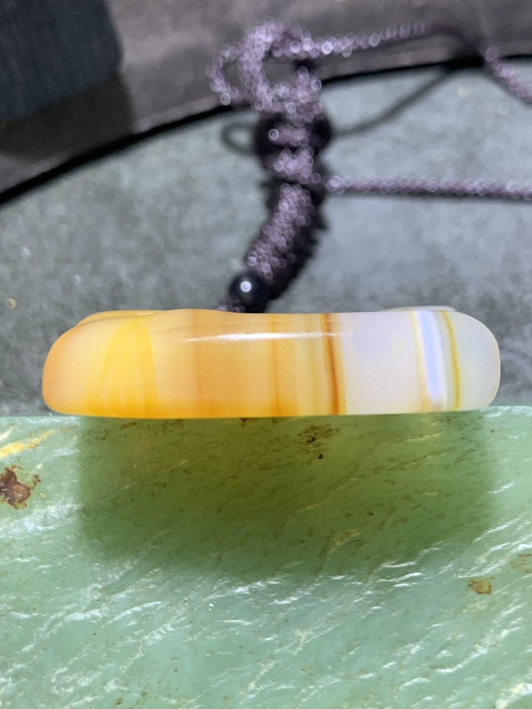 放福利！！精美天然缠丝玛瑙雕刻山水牌子一块，