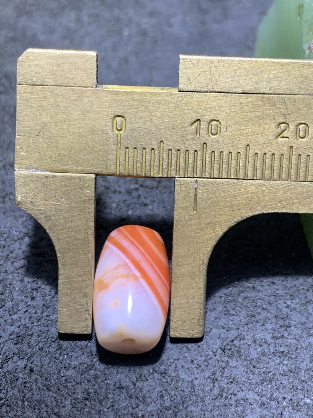 川料南红玛瑙通货小桶珠一颗