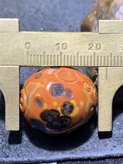 精美天眼纹战国红玛瑙手工雕刻小老鼠吊坠一个， 精美天眼纹战国红玛瑙手工雕刻小老鼠吊坠一个，