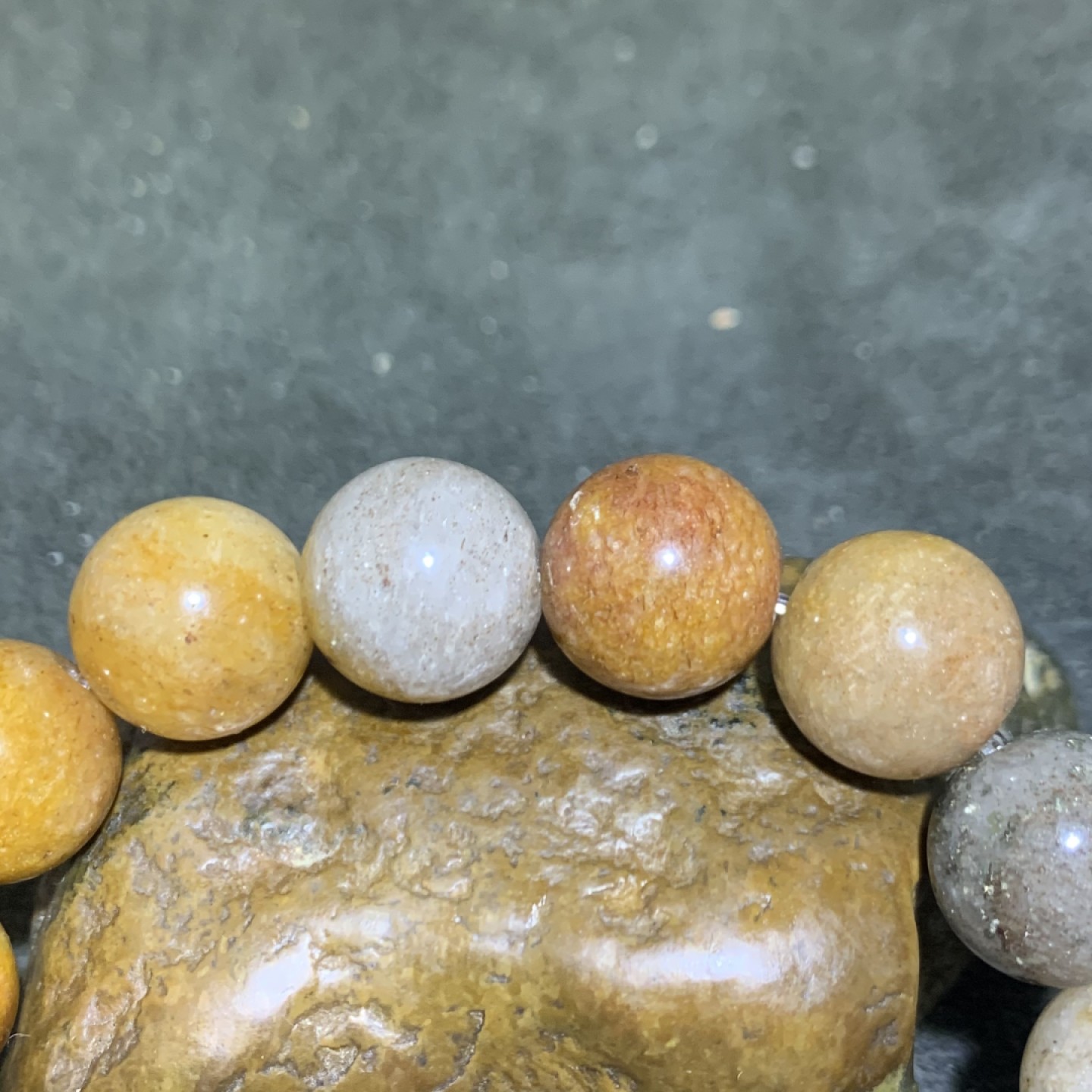 精美金丝玉手串一条