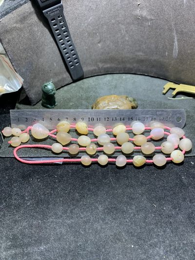 精美天然戈壁白玛瑙原石项链一条， 精美天然戈壁白玛瑙原石项链一条，