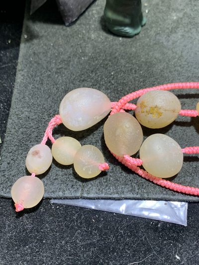 精美天然戈壁白玛瑙原石项链一条， 精美天然戈壁白玛瑙原石项链一条，