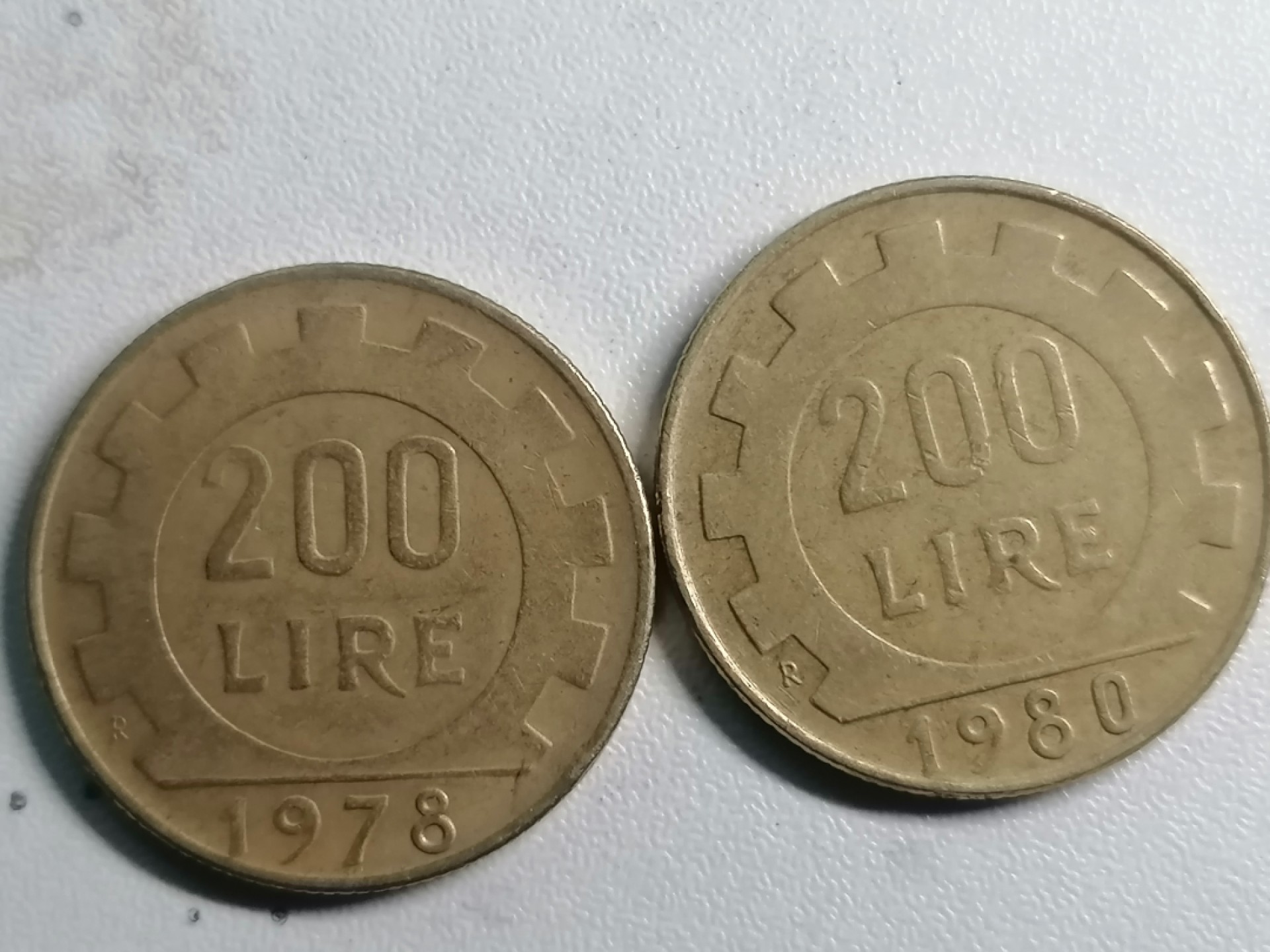 世界钱币专场 外币二枚