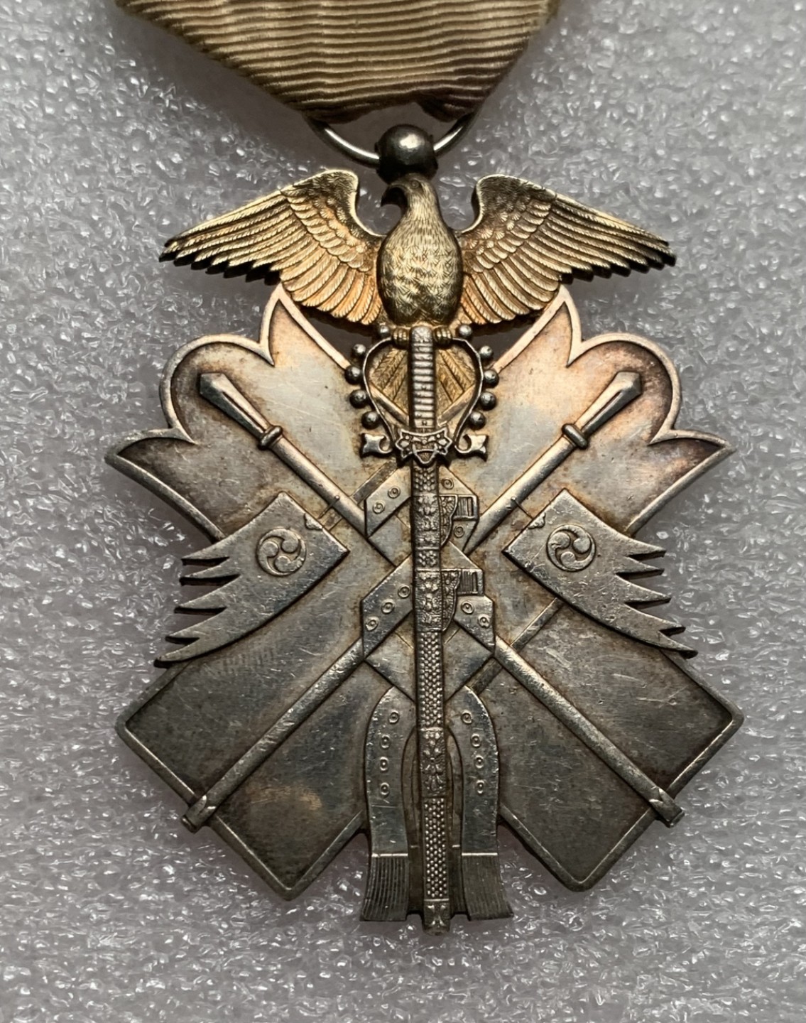 瓶子🏺第75期拍卖会 日本战时（明治）金鵄7等银质奖章35克