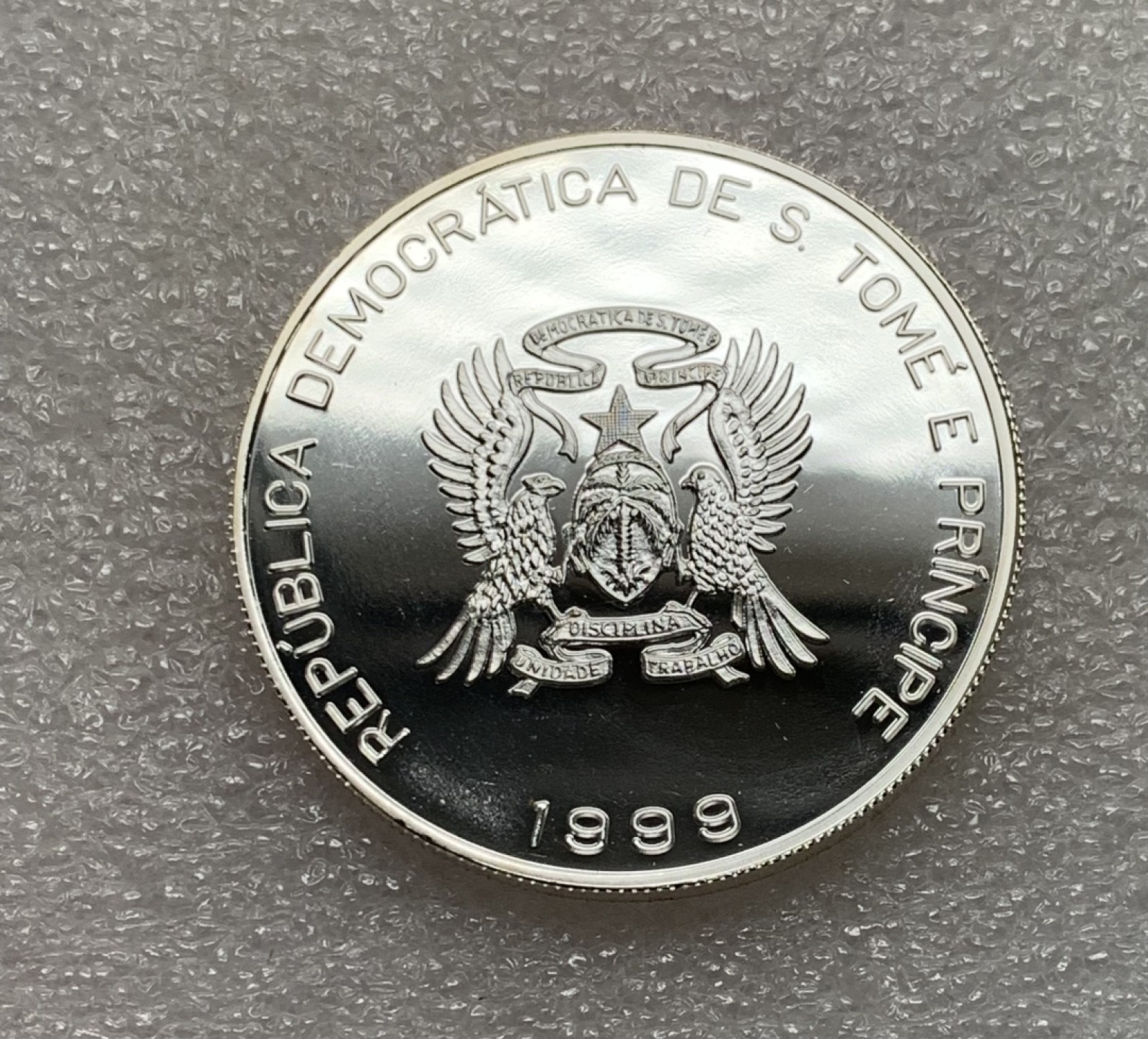 瓶子🏺第75期拍卖会 圣多美和普林西比1999年2000多布拉爱尔兰币中币精制大银币（2）