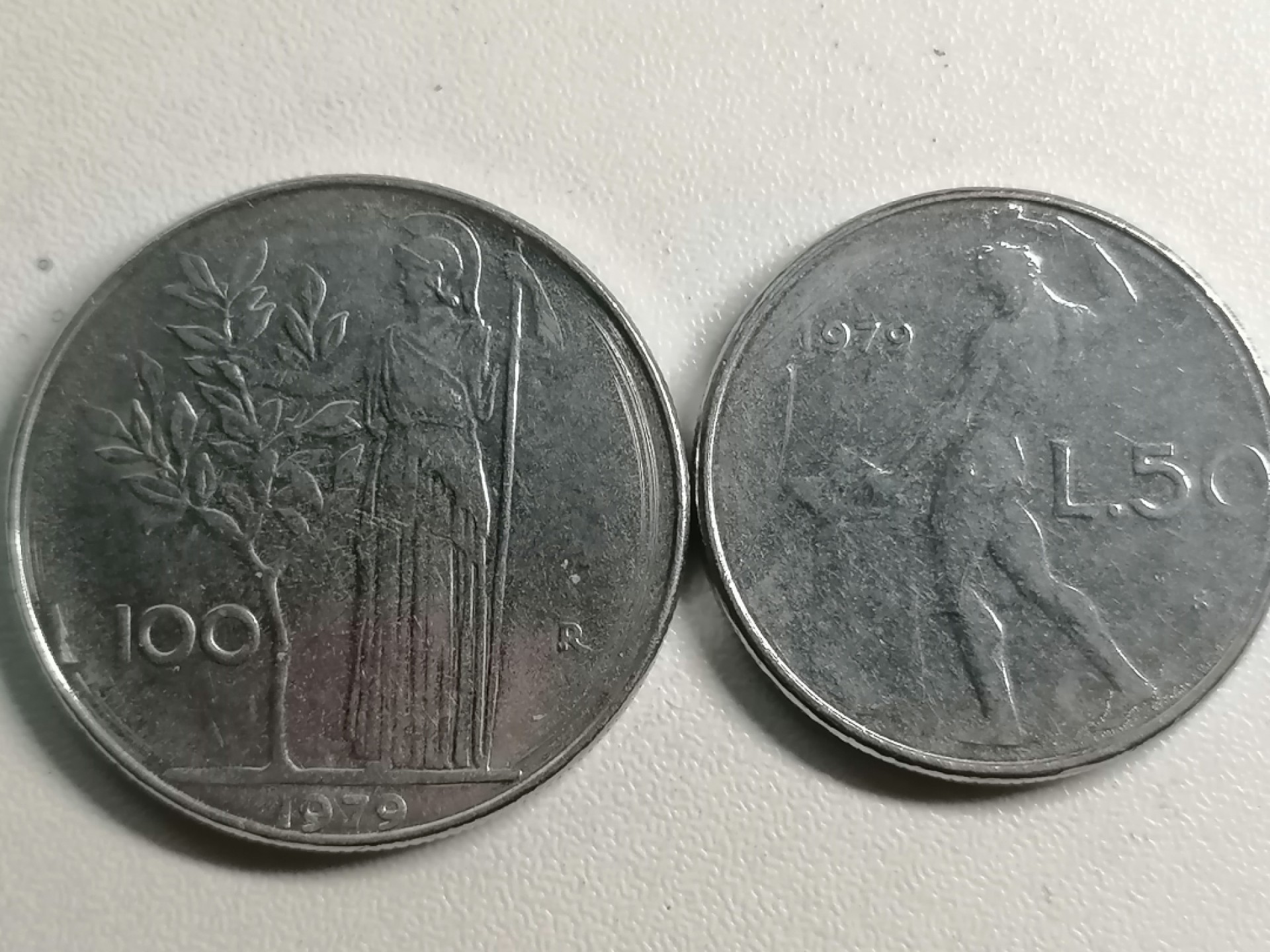 世界钱币专场 外币二枚