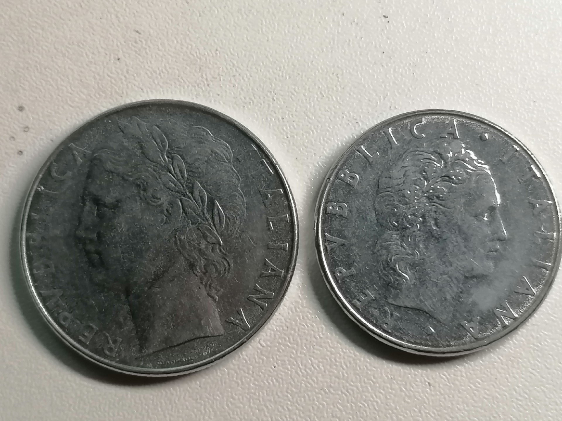 世界钱币专场 外币二枚