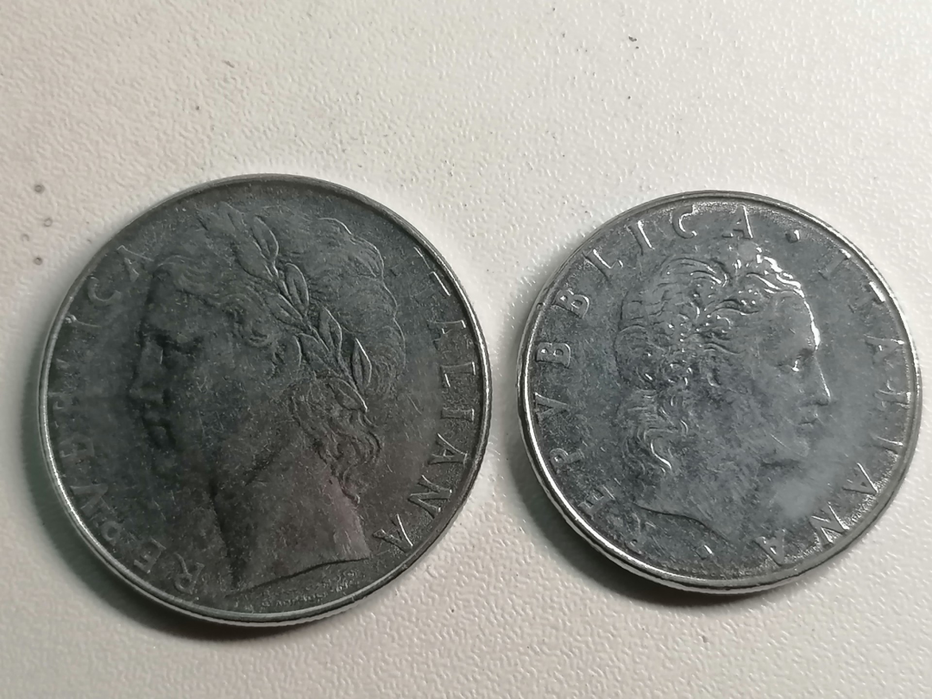 世界钱币专场 外币二枚