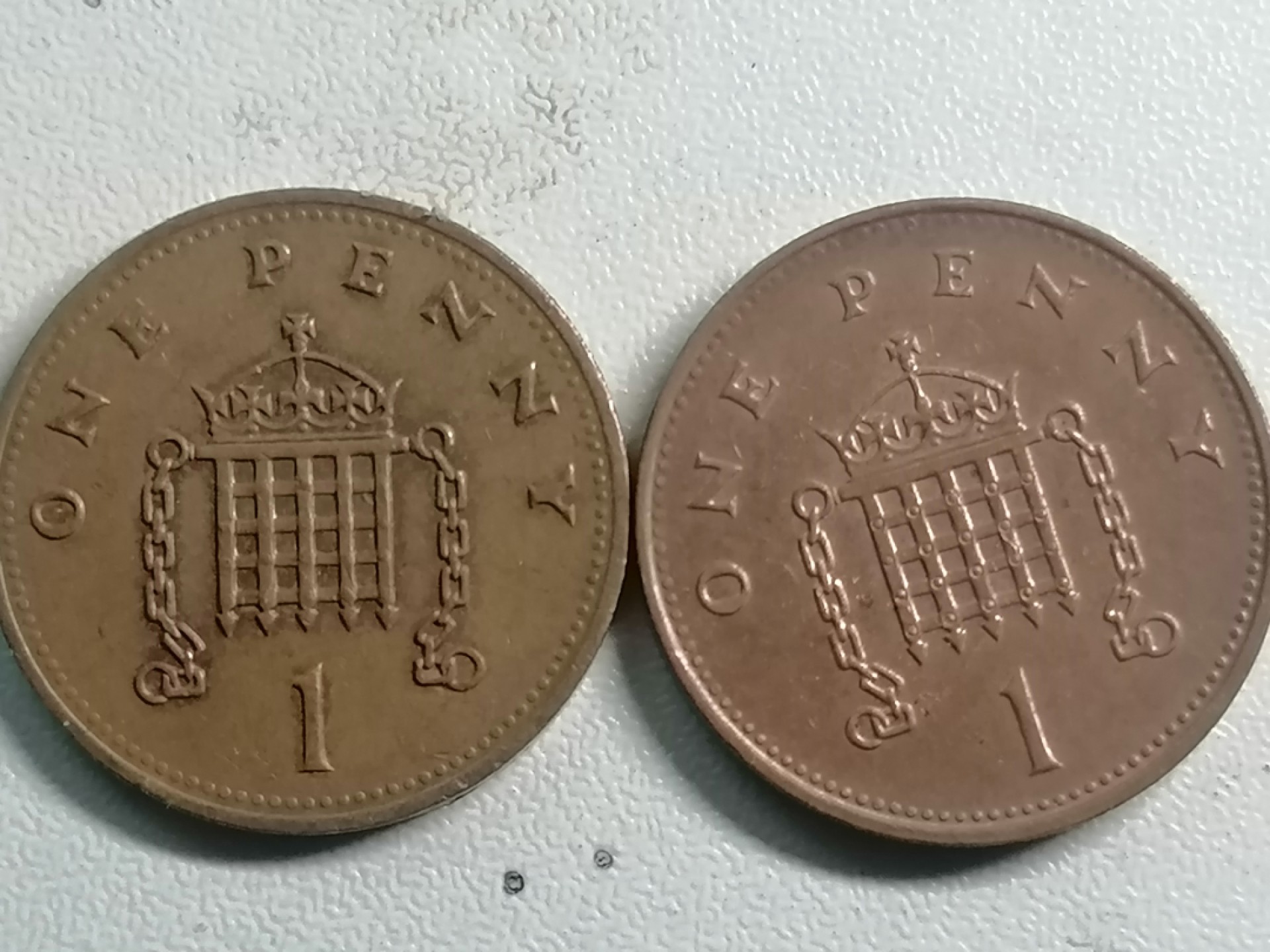 世界钱币专场 外币二枚