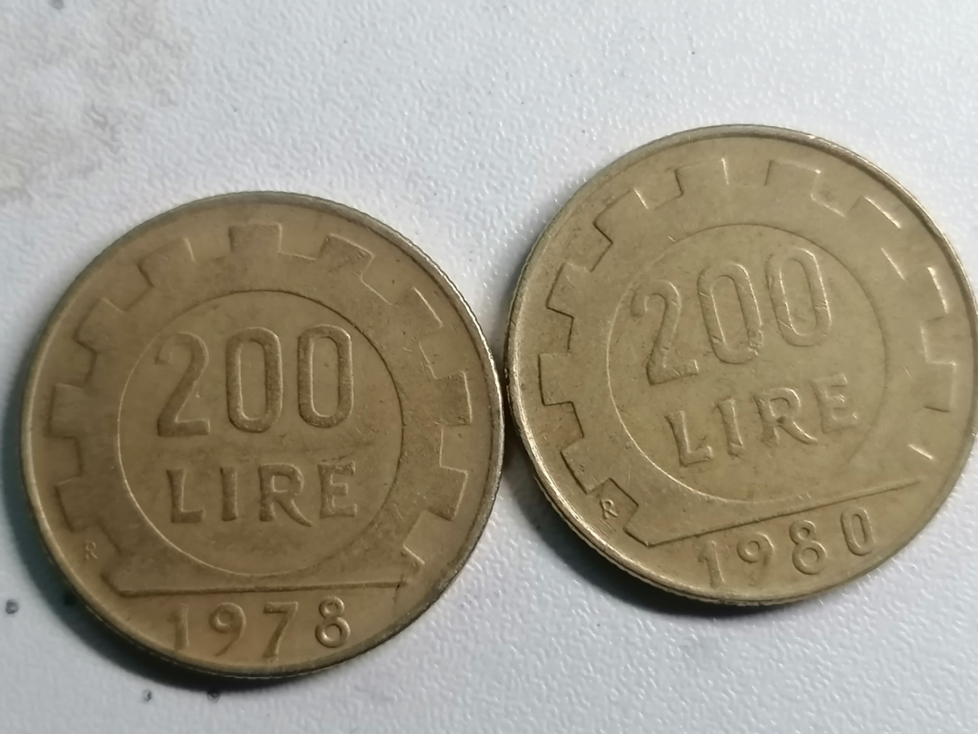 世界钱币专场 外币二枚