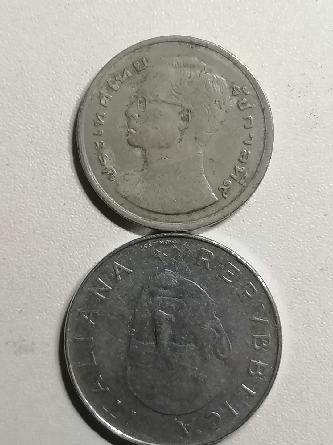 钱币专场 外币2枚