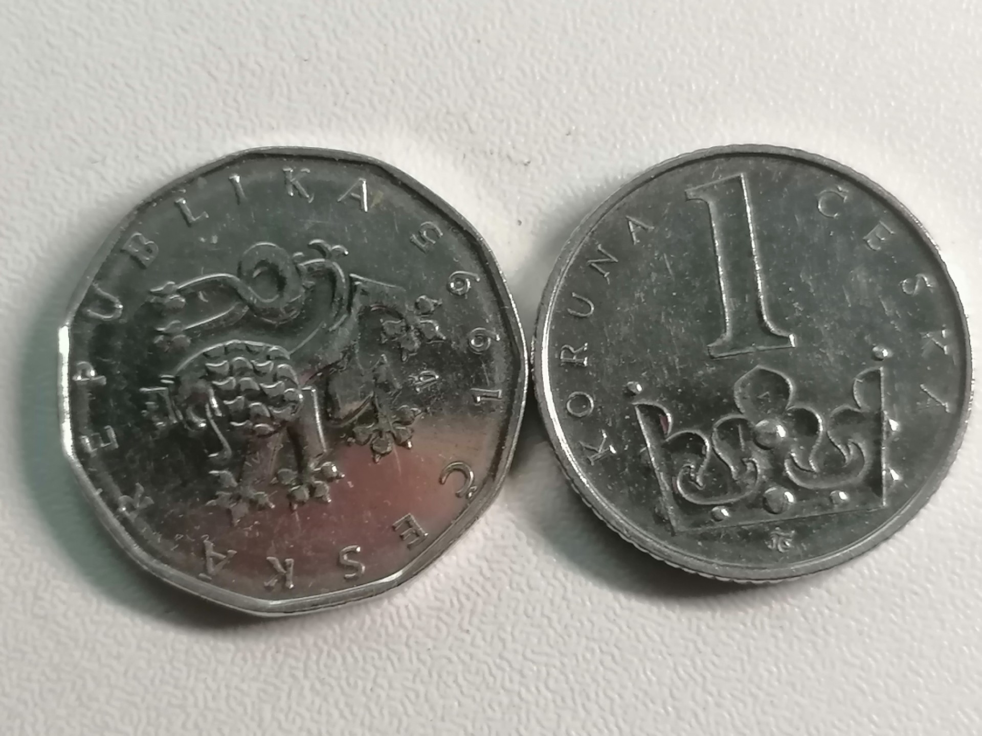 钱币专场 外币二枚