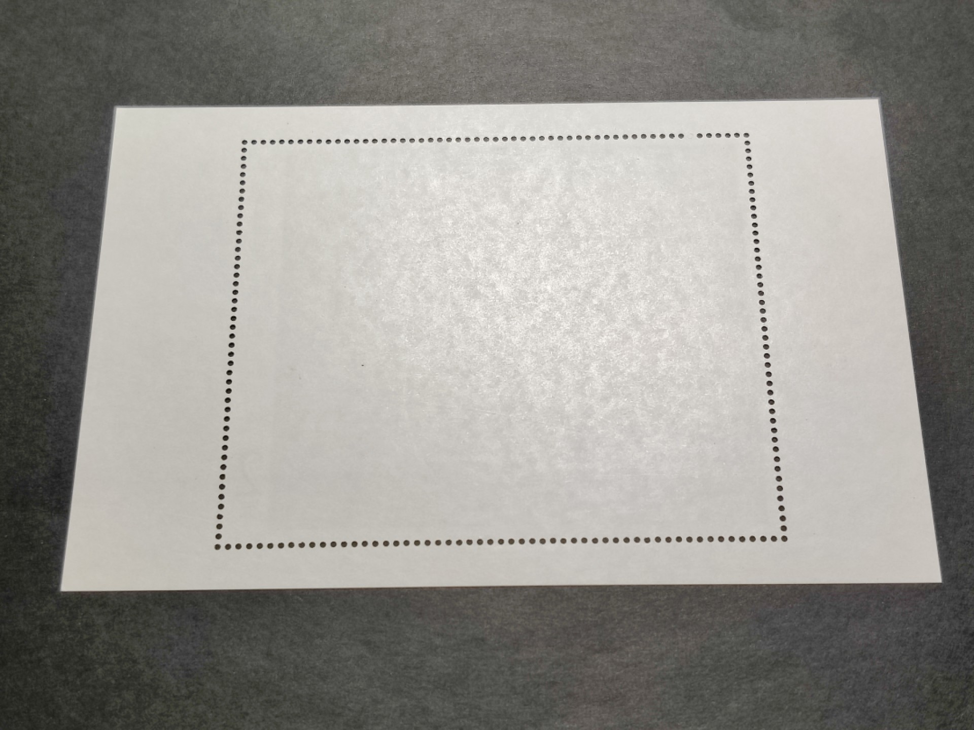 洪涛臻品批发群  精选邮票限时拍卖第一百四十八期 T116M壁画一小型张 面艳背白票生挺！原胶OG全品！ 【那时月薪几十上百元, 现在月薪几千上万元, 从养活家人的成本算, 那时的钱相当于现在钱的约一百倍购买力! 这个当时发行2元, 约等于现在200多元,卖不到200多元都是实际上的贬值！想不到吧 】