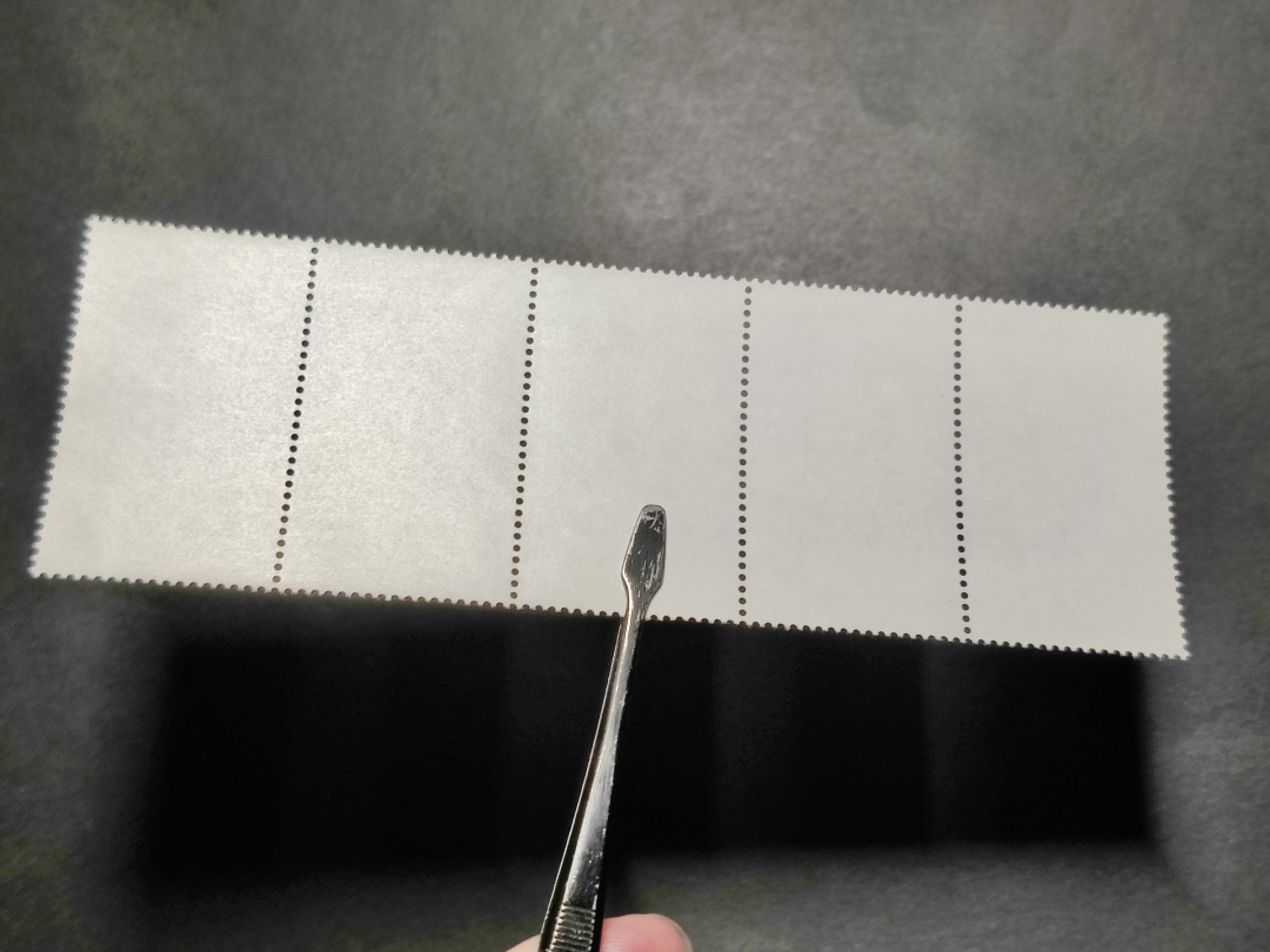 洪涛臻品批发群  精选邮票限时拍卖第一百四十八期 T34水乡新貌 新全套 联票间齿孔仔细看有轻微折痕(见尾图),从背面夹起整联挺直！属于难得的品相！原胶润亮！OG近全品！