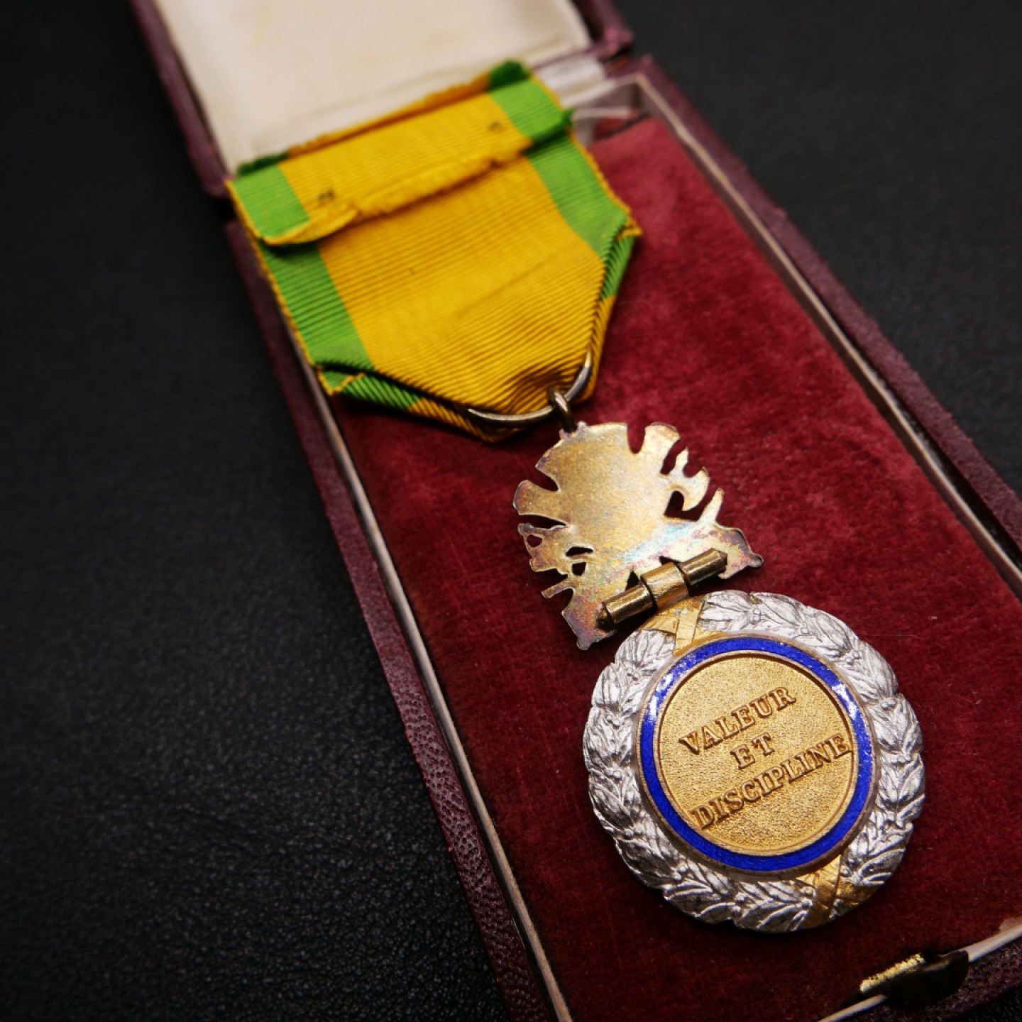 勋章奖章交易所1月27日（初六）法国币章专场 法国军事奖章，第三共和版，银质珐琅，好品如图，原盒