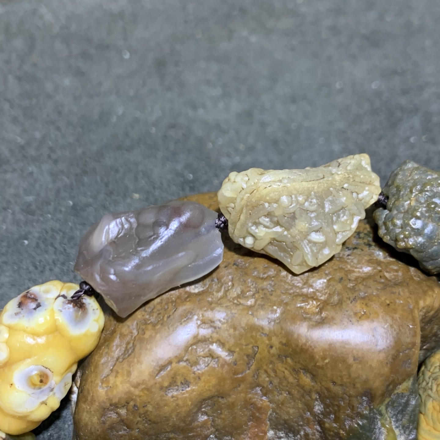 精美筋脉石原石手工编织手串一条