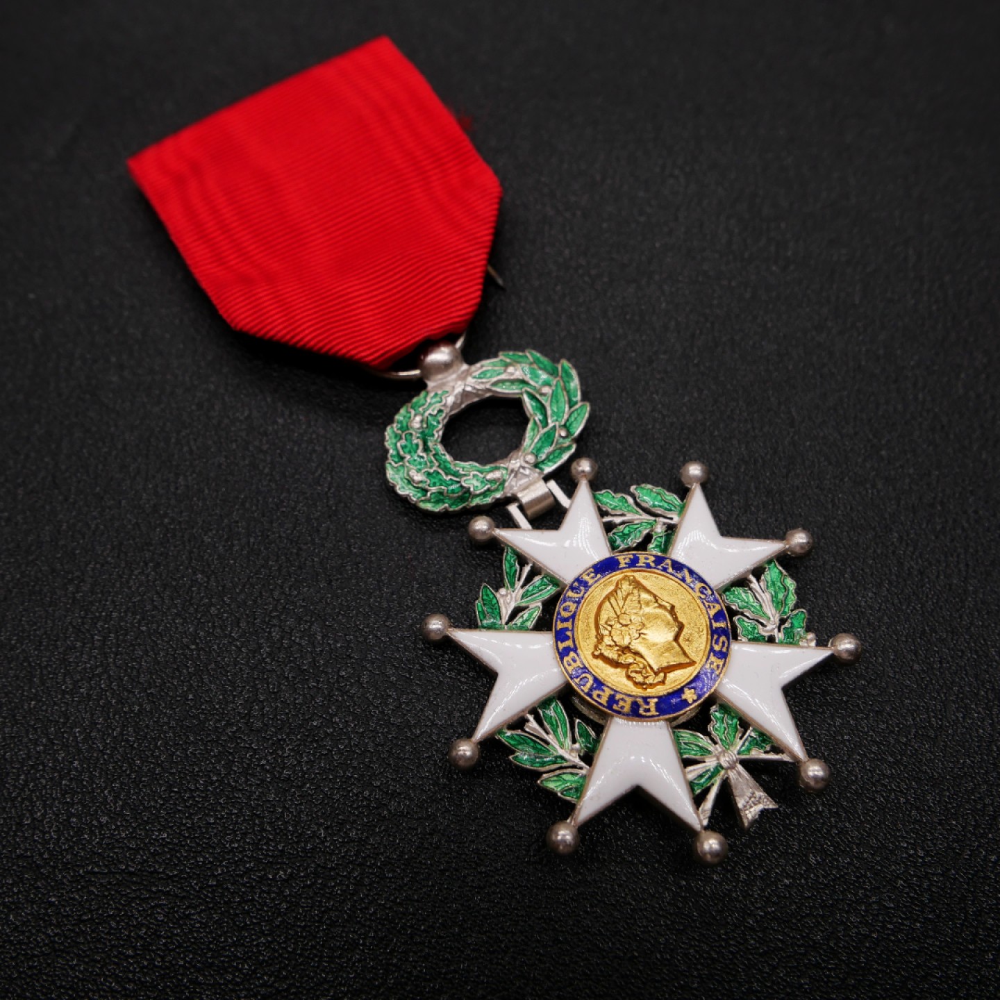 勋章奖章交易所1月27日（初六）法国币章专场 法国荣誉军团勋章，第五共和版，银质珐琅，好品如图