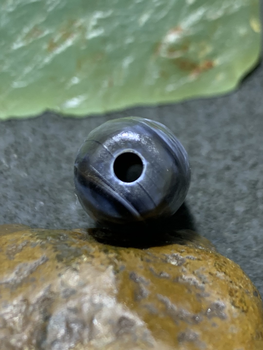 精美风化纹天眼药师玛瑙桶珠一个，