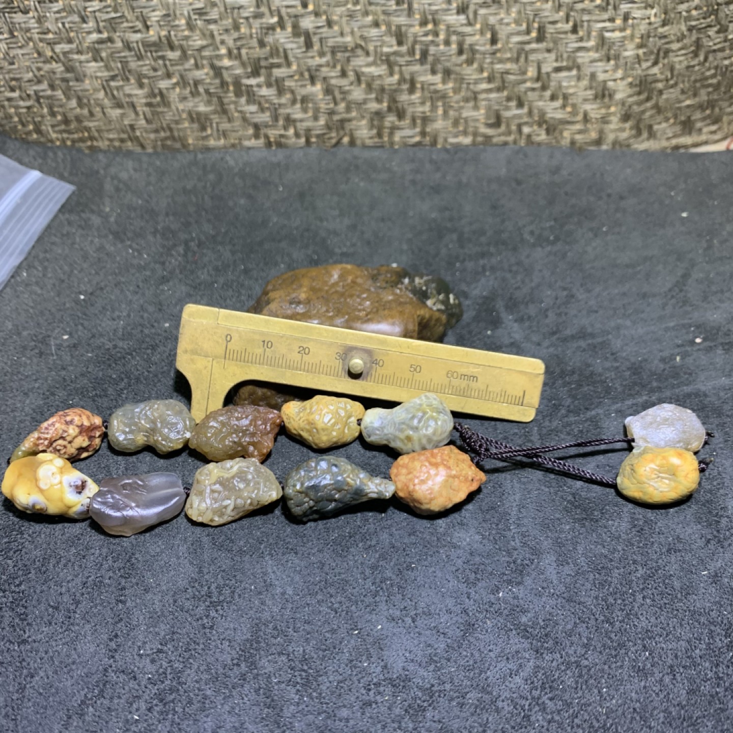 精美筋脉石原石手工编织手串一条