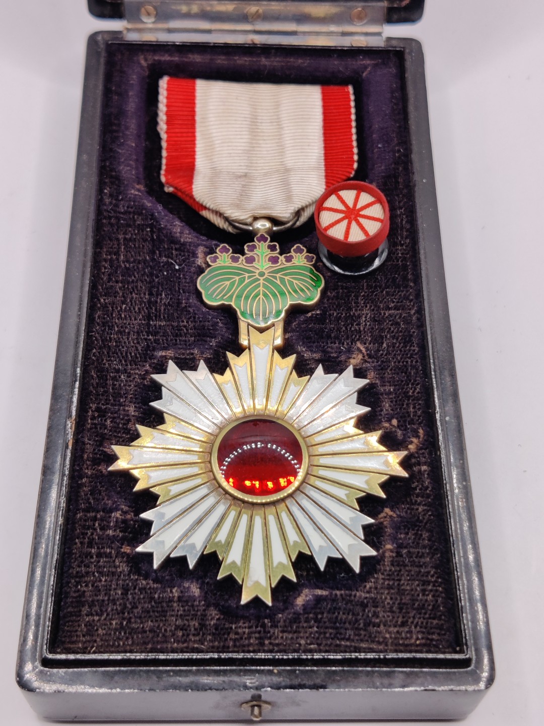 全场0元起拍 第23期 咸鱼国勋章拍卖专场 1月22日（周日）下午6：00开始 美品 明治时期 五等旭日章 银制带略