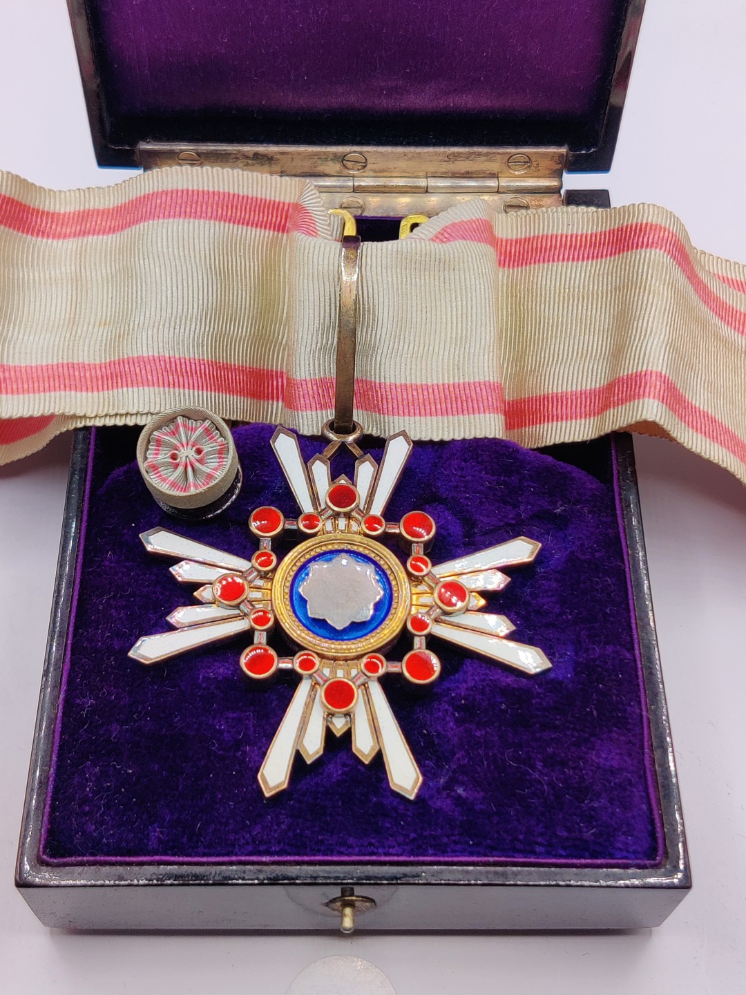 全场0元起拍 第23期 咸鱼国勋章拍卖专场 1月22日（周日）下午6：00开始 明治早期 粉色绶带 三等瑞宝章 银制 带略带标