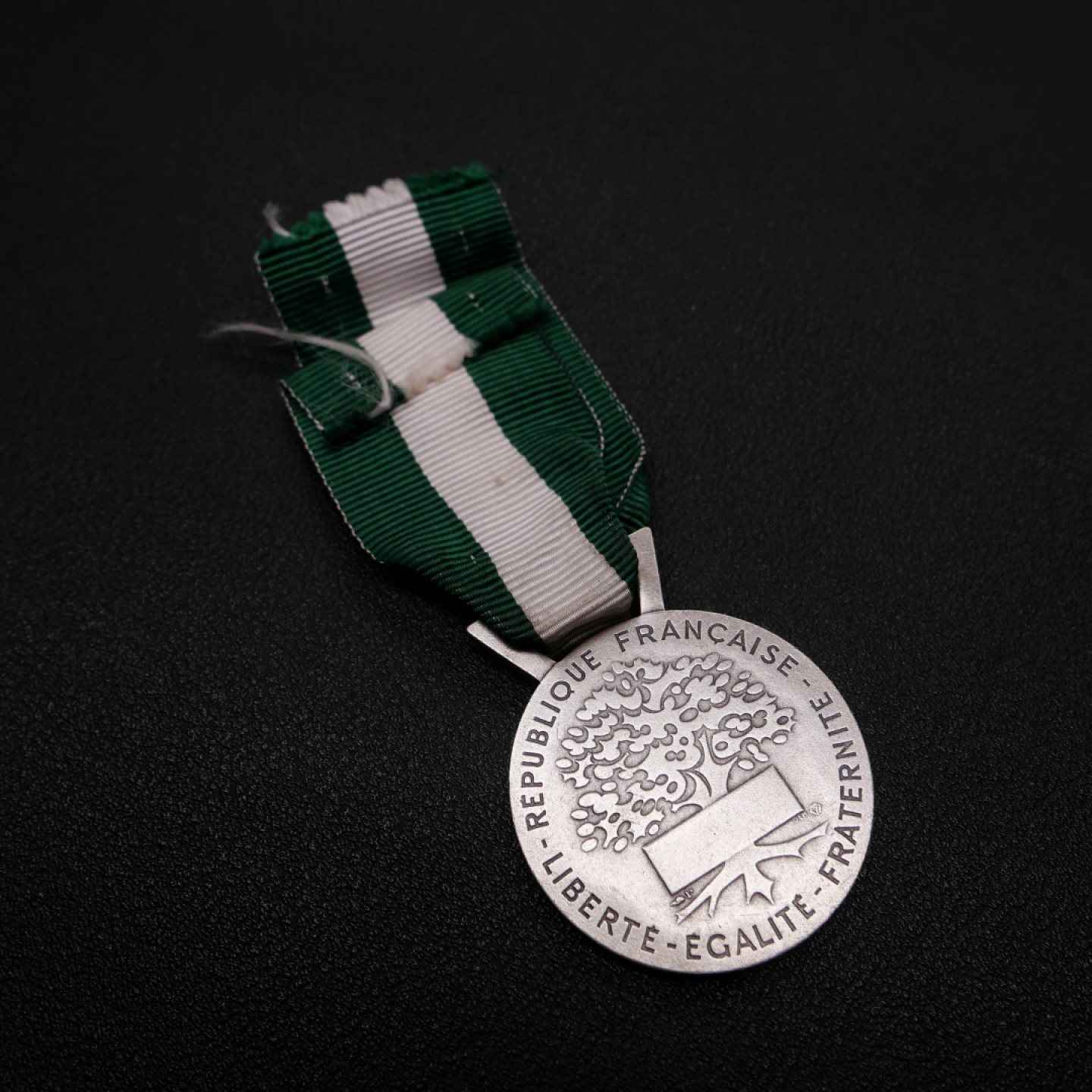 勋章奖章交易所1月27日（初六）法国币章专场 法国部市级荣誉奖章，银级银质，1987版