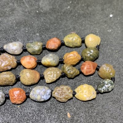 精美阿拉善筋脉玛瑙长款项链一条， 精美阿拉善筋脉玛瑙长款项链一条，