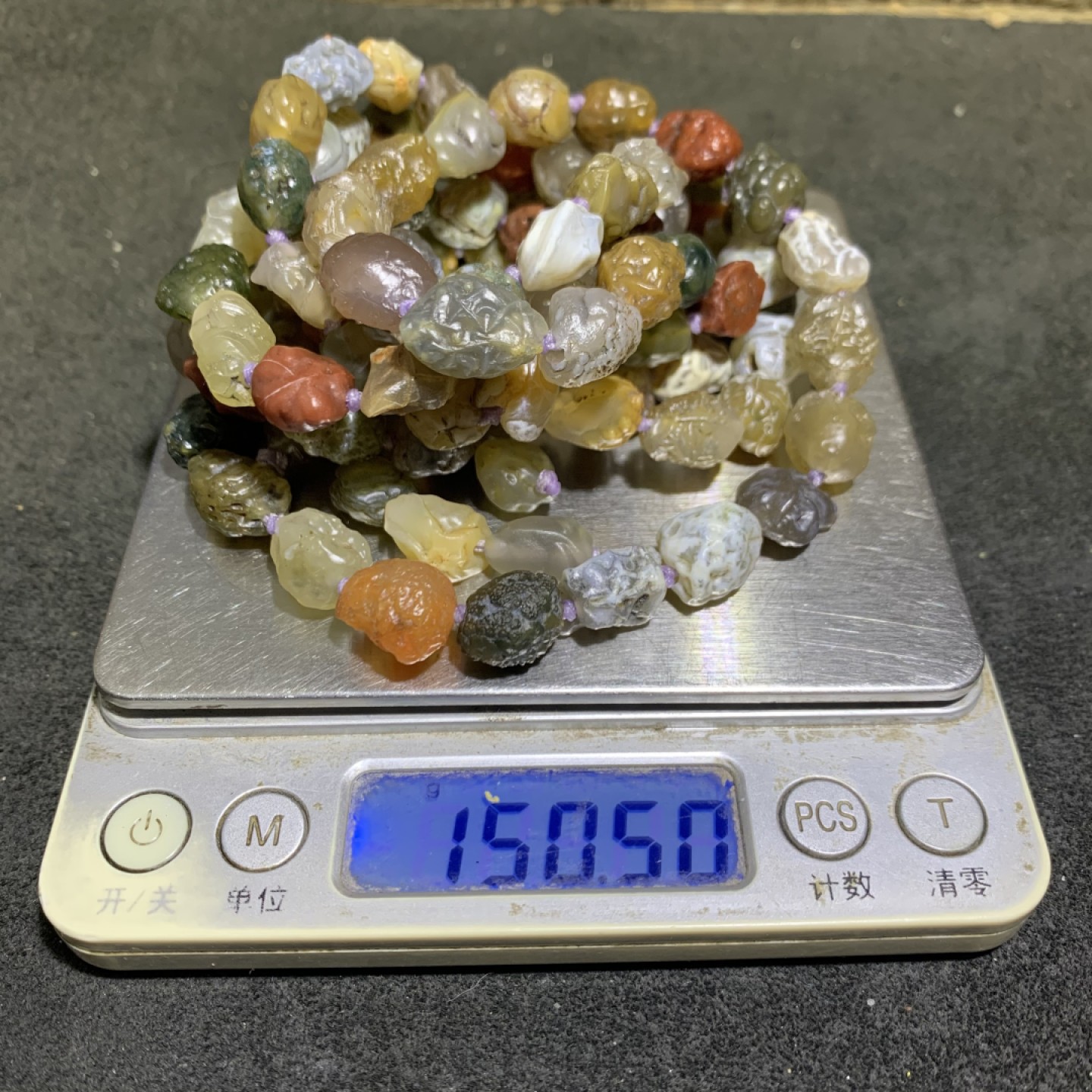 精美戈壁冰透筋脉玛瑙原石108项链一条，