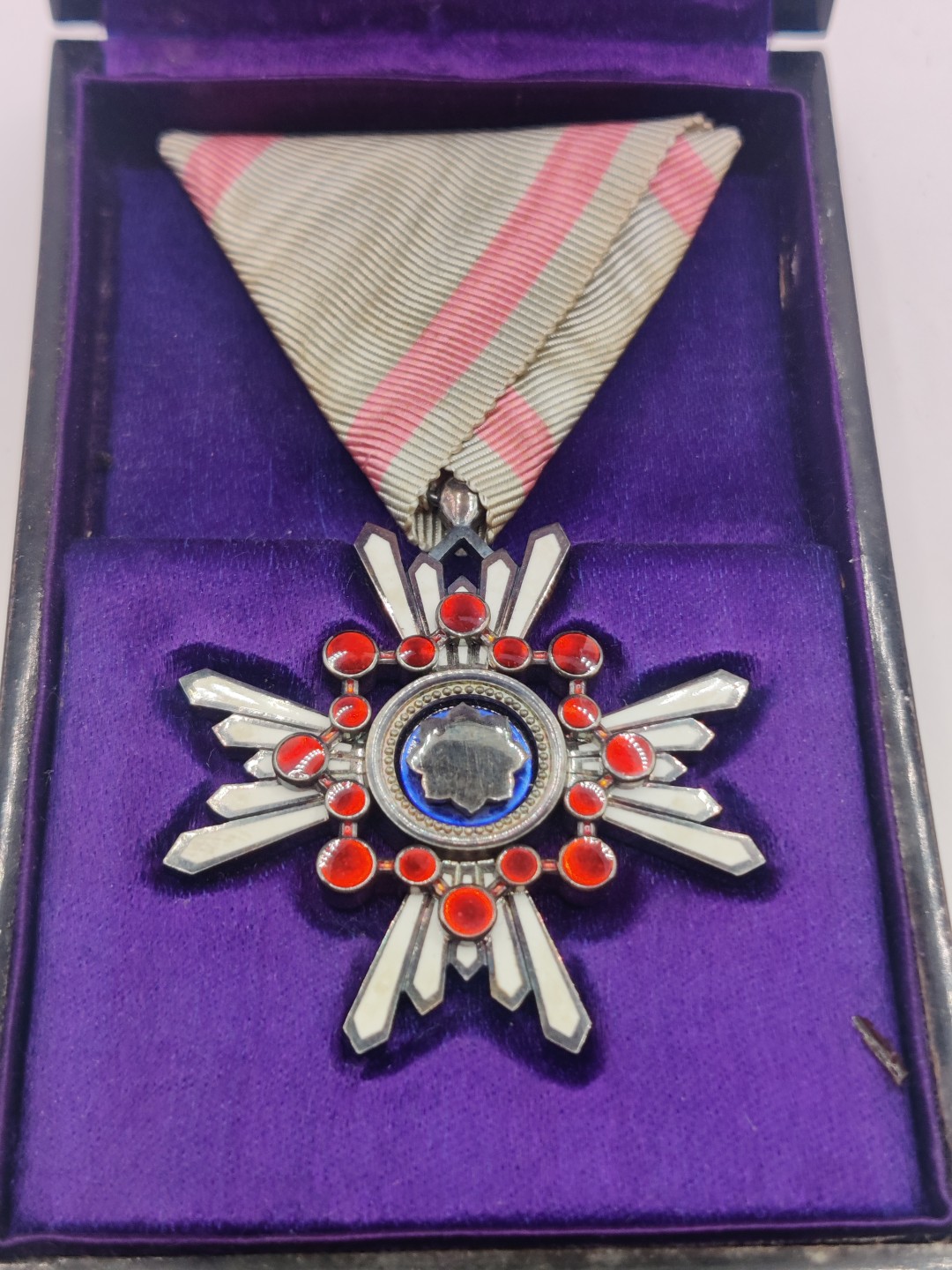 全场0元起拍 第23期 咸鱼国勋章拍卖专场 1月22日（周日）下午6：00开始 明治时期 粉色绶带 六等瑞宝章 银制