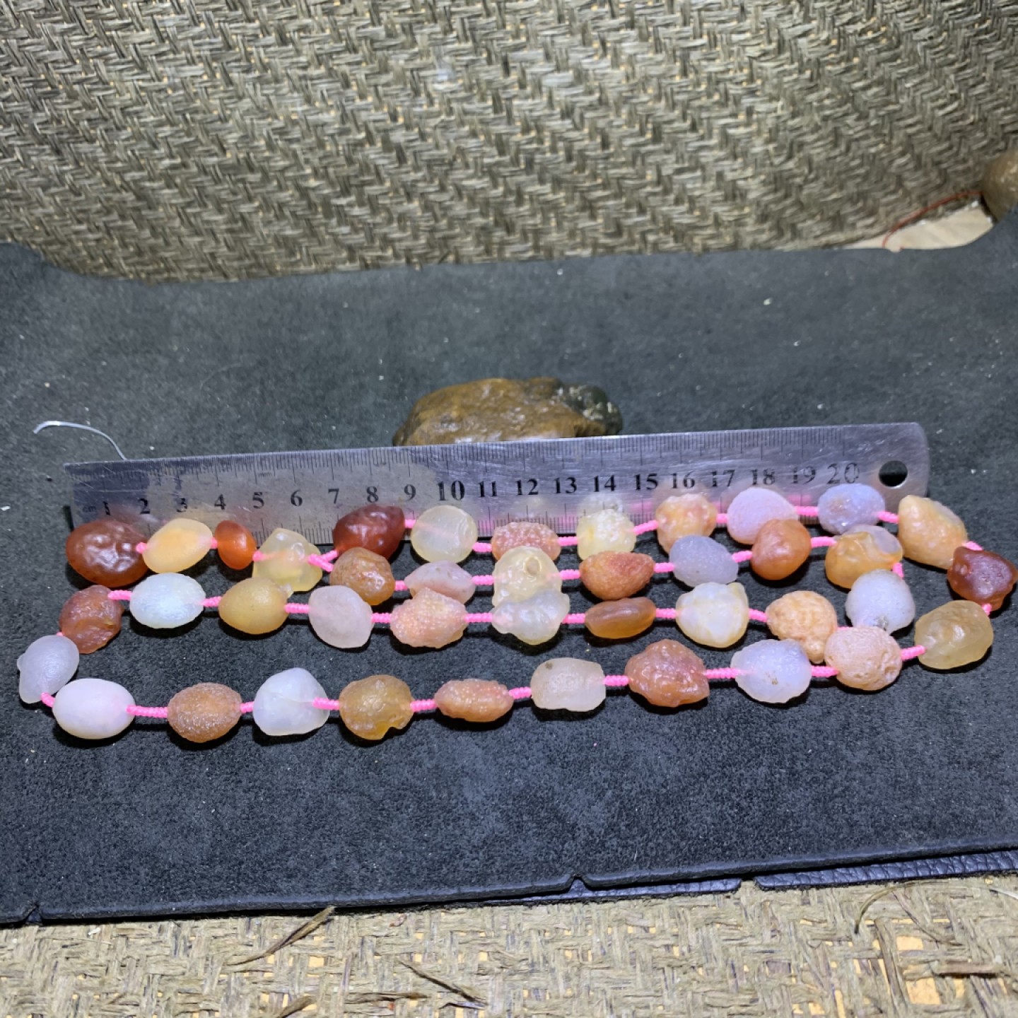 精美天然大颗粒阿拉善糖果料彩珠玛瑙项链一条，