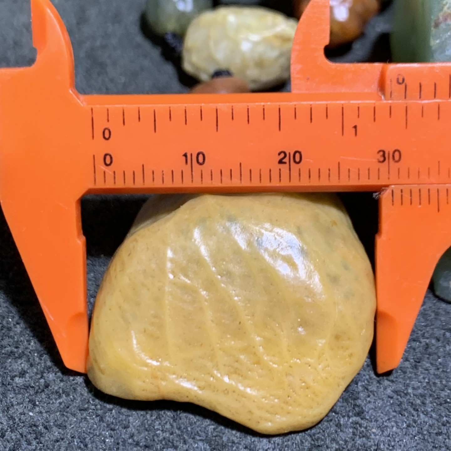 精美阿拉善筋脉玛瑙长款项链一条，