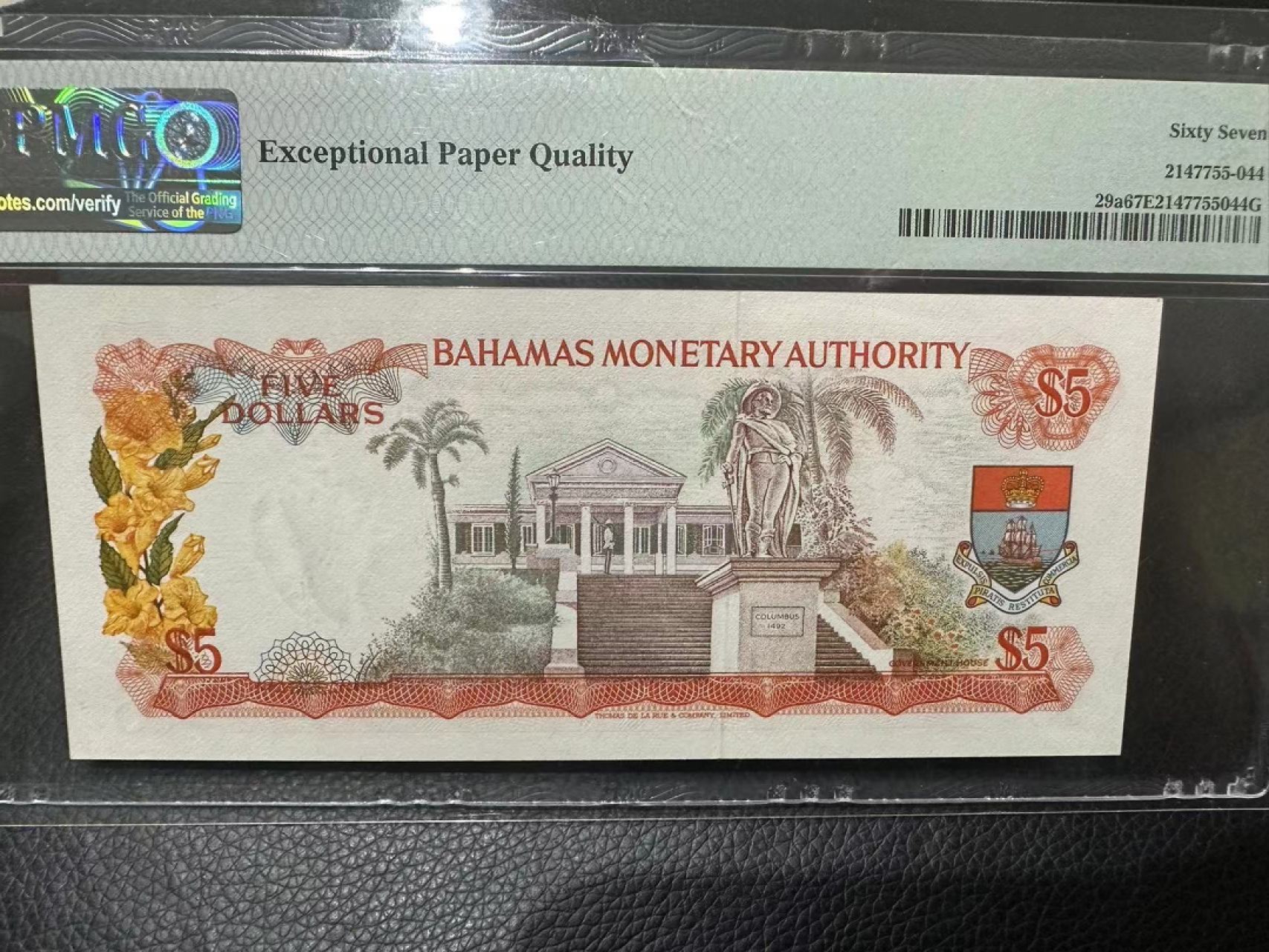 《外钞收藏家》第二百三十四期 1968年巴哈马5刀 PMG67 无47