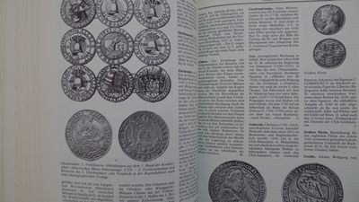 世界钱币章牌书籍专场拍卖11.01 一本关于世界钱币和章牌的钱币学词典