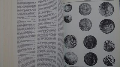 世界钱币章牌书籍专场拍卖11.01 一本关于世界钱币和章牌的钱币学词典
