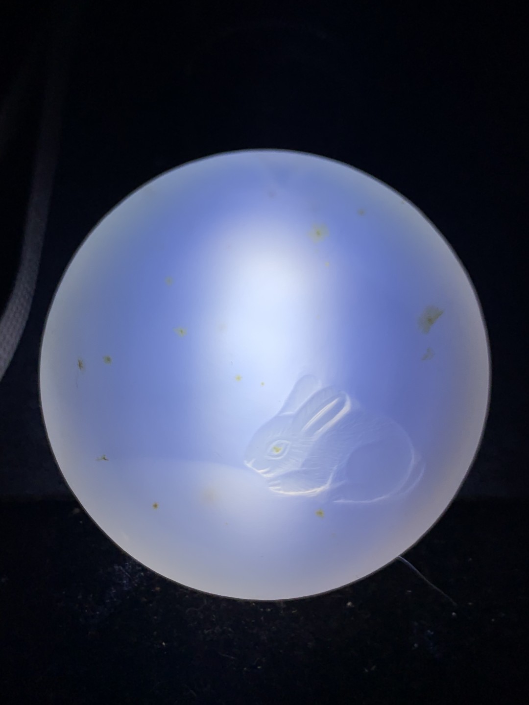 精美亚光高玉化草花纹海洋玉髓手工雕刻玉兔牌子一个！