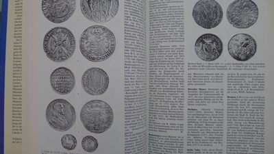 世界钱币章牌书籍专场拍卖11.01 一本关于世界钱币和章牌的钱币学词典