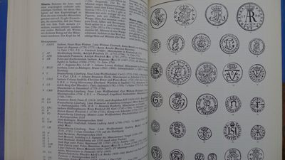 世界钱币章牌书籍专场拍卖11.01 一本关于世界钱币和章牌的钱币学词典