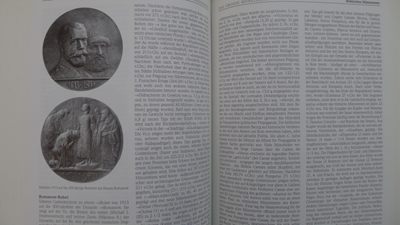 世界钱币章牌书籍专场拍卖11.01 一本关于世界钱币和章牌的钱币学词典2