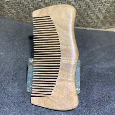 精美天然绿檀木随形梳一个！ - 精美天然绿檀木随形梳一个！