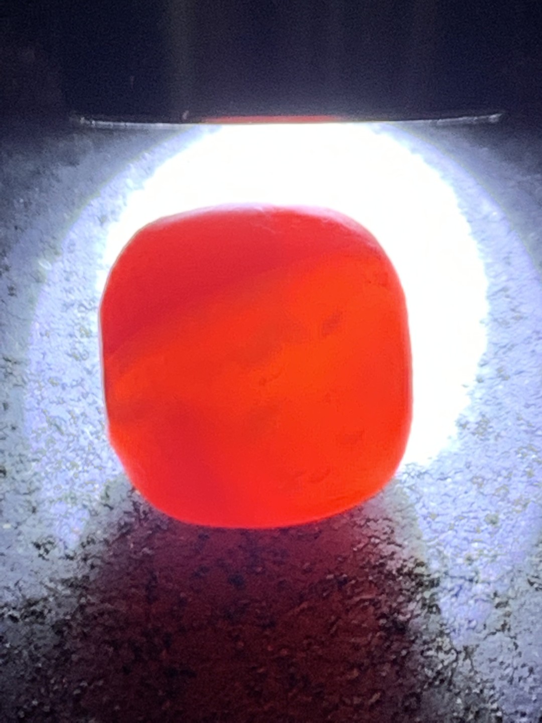 高玉化酒红色风化纹奶油皮玛瑙老形桶珠一颗，