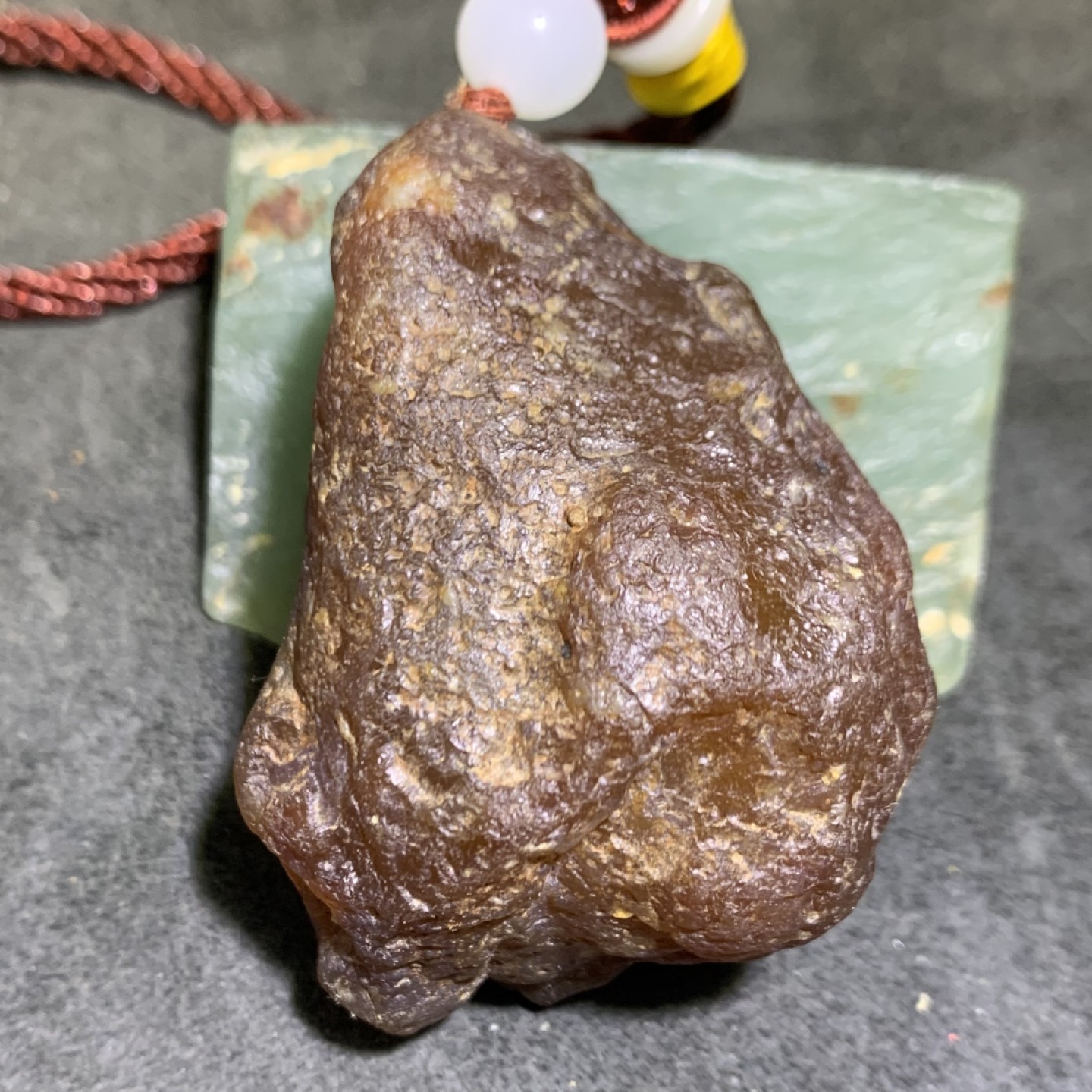 精美精美北红玛瑙原石把件一个