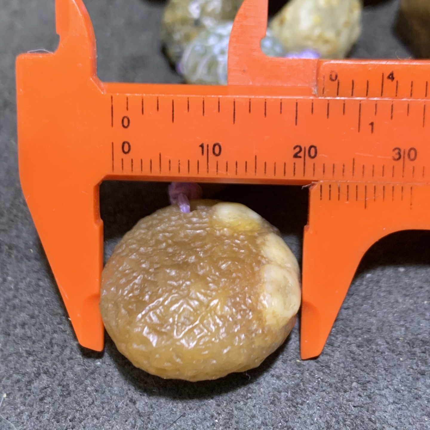 精美阿拉善大颗粒筋脉石项链一条