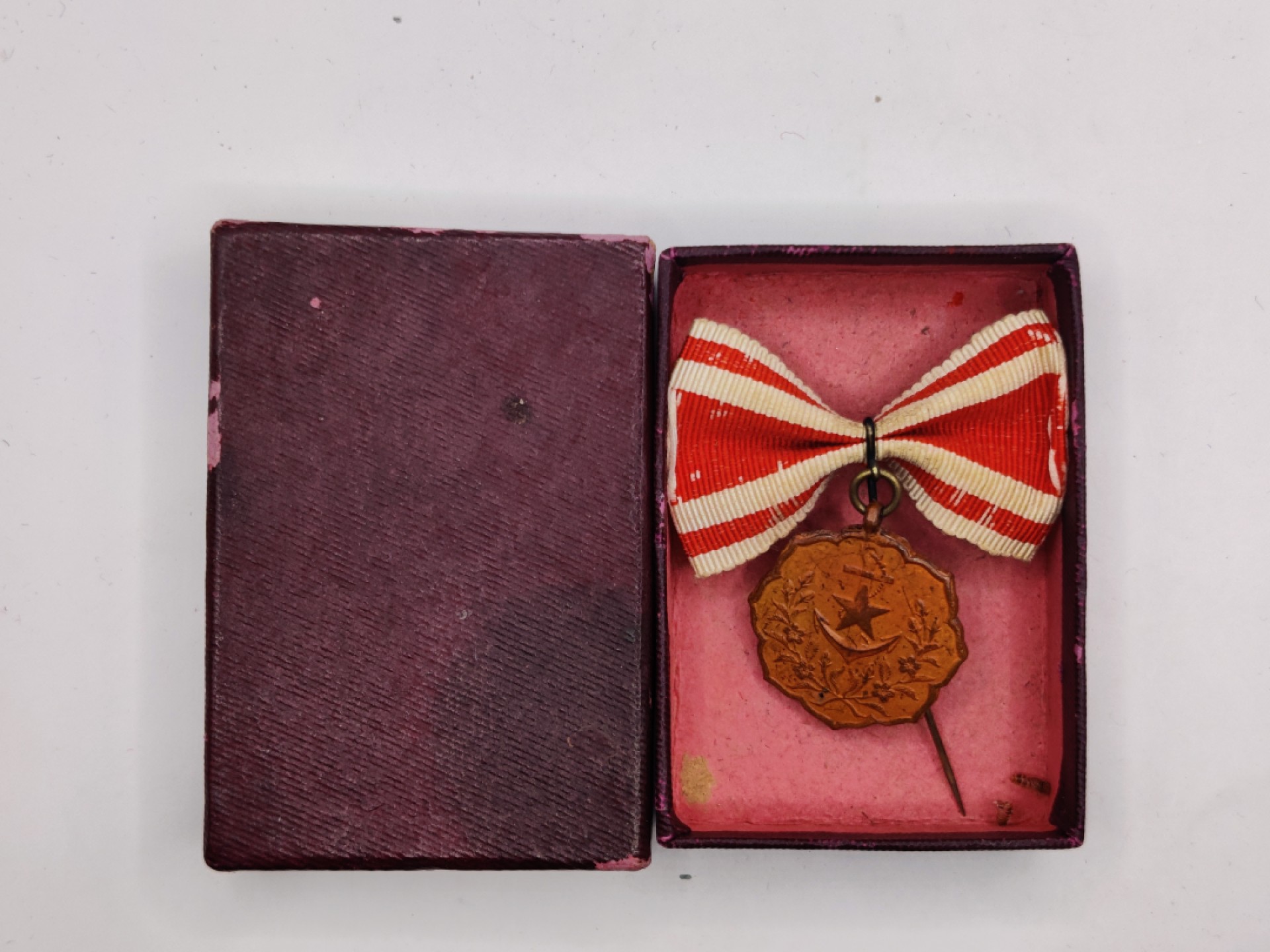 全场0元起拍 第24期 咸鱼国勋章拍卖专场 1月27日（周五）下午6：00开始 爱国妇人会 优侍员章