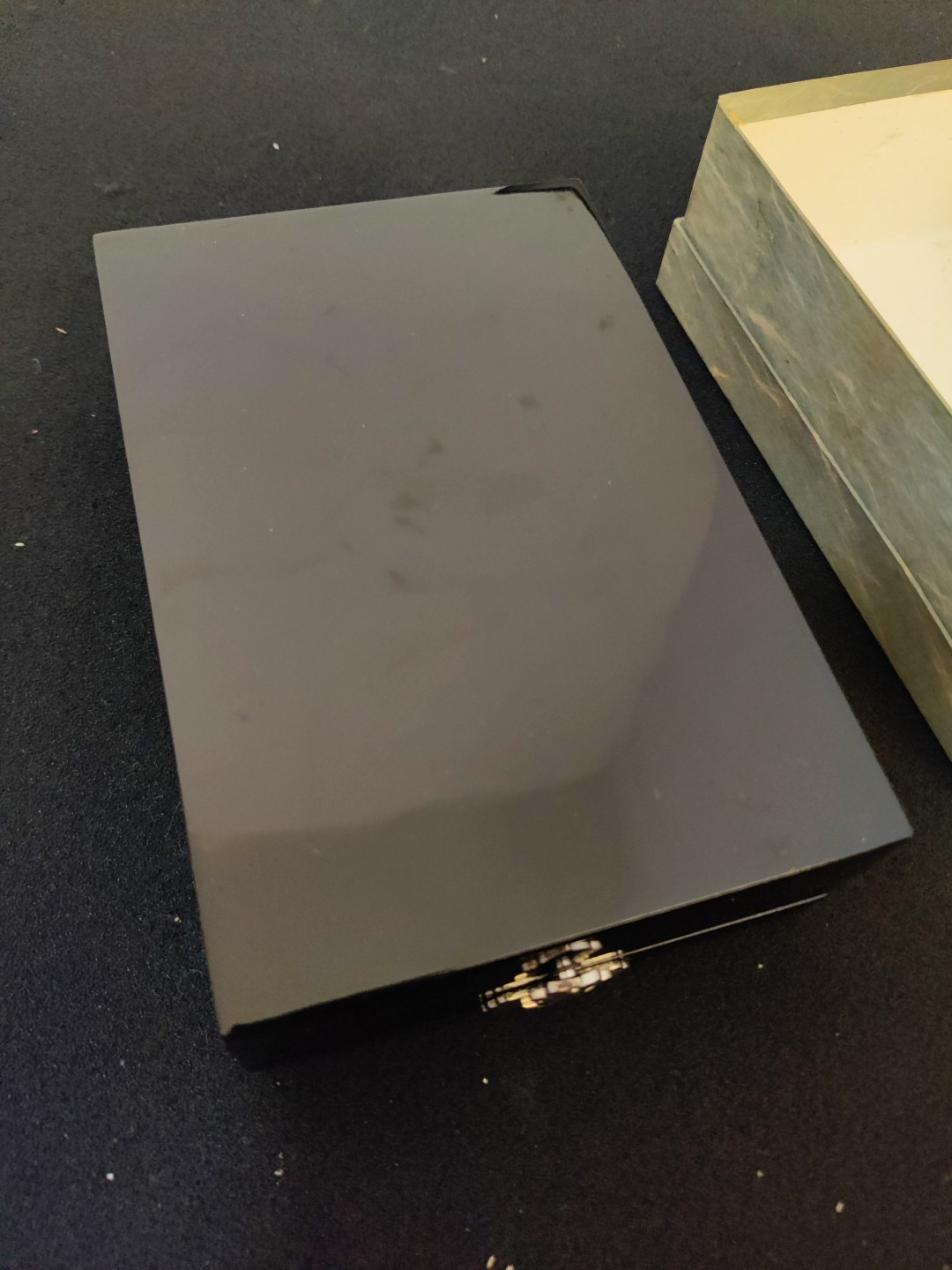 全场0元起拍 第24期 咸鱼国勋章拍卖专场 1月27日（周五）下午6：00开始 日本战后二等瑞宝空箱 带纸盒