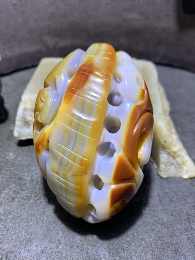 重器天然马达加斯加高玉化玛瑙手工雕刻竹节蝙蝠把件一个， - 重器天然马达加斯加高玉化玛瑙手工雕刻竹节蝙蝠把件一个，